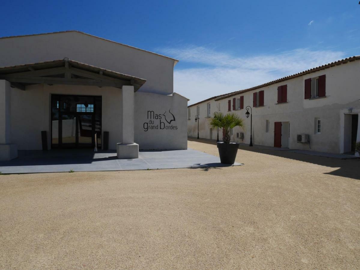 Mas Du Grand Bordes Saint-Laurent-dʼAigouze Exterior foto